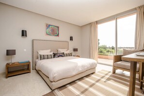 4 bedrooms, in-room safe, iron/ironing board, free WiFi