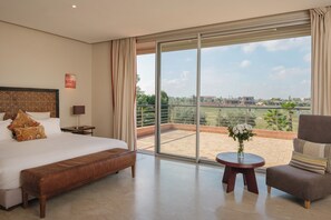 4 Schlafzimmer, Zimmersafe, Bügeleisen/Bügelbrett, kostenloses WLAN