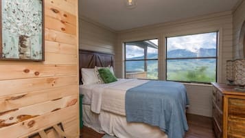 3 soverom, strykejern/-brett, wi-fi og sengetøy