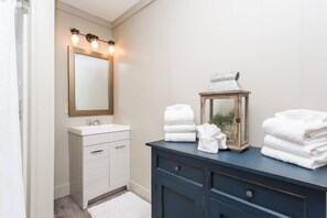 Bathroom 2! - Ultra Views Of Great Smoky Mountains & Mt. LeConte (Gatlinburg)