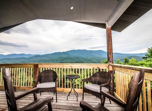 Beste Aussichten in Gatlinburg / Hot Tub / 3. 6 Meilen zu DwTn