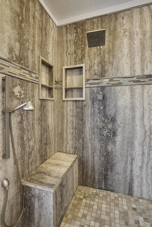 Shower, hair dryer, towels, soap - PALMVALLEY - MINUTES TO GOODYEAR & CAMELBACK BALL PARKS/4BRM/HEATED POOL/HOT TUB (Goodyear)