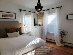 5 bedrooms, iron/ironing board, free WiFi, bed sheets