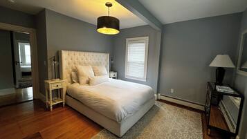 5 bedrooms, iron/ironing board, free WiFi, bed sheets