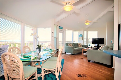 Cute Oceanfront House with Almost Private Beach 8 min to Downtown St Augustine