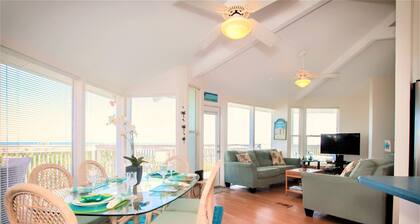 Cute Oceanfront House with Almost Private Beach 8 min to Downtown St Augustine