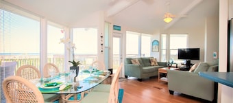 Cute Oceanfront House with Almost Private Beach 8 min to Downtown St Augustine