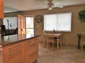 Dining - The Casita -- Modern 3-bdrm, 2-bath, Walk to Asu, No Added Fees (Tempe)