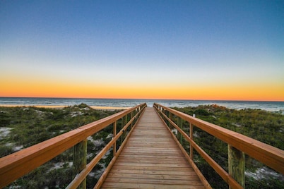 Direct Oceanfront Condo and Drive on the beach access!!