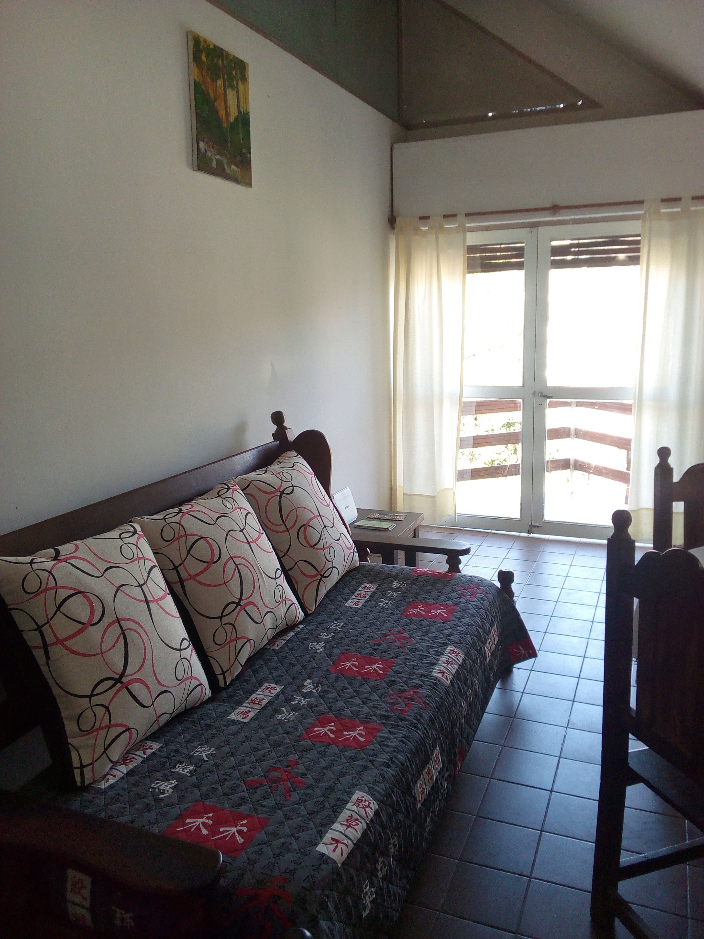 Standard Apartment, 3 Bedrooms, Smoking | Ruang tamu | TV 