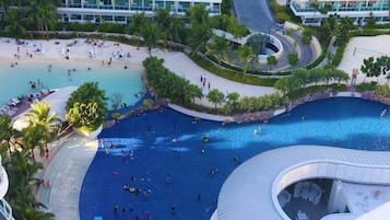 2 室外游泳池