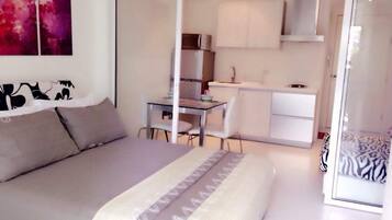 Laptop workspace, iron/ironing board, free WiFi, wheelchair access