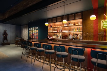 Bar (on property) at Moxy NYC Downtown