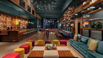 Breakfast, lunch, dinner served; American cuisine