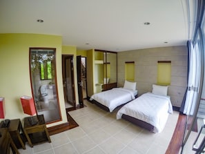 Family Villa | 3 bedrooms, blackout drapes, iron/ironing board, free WiFi