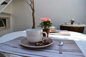 Free daily buffet breakfast  - B&B ChiaFè (Alezio)