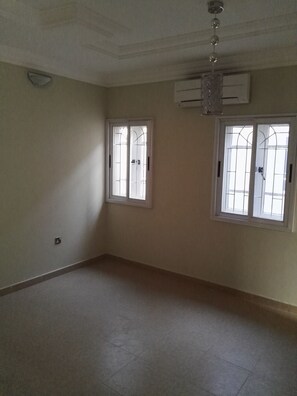 Villa | 5 bedrooms, down comforters, individually decorated - Avonix Homes (Ibadan)