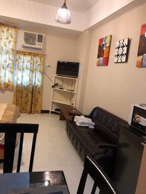 Studio | Olohuone | LED-televisio