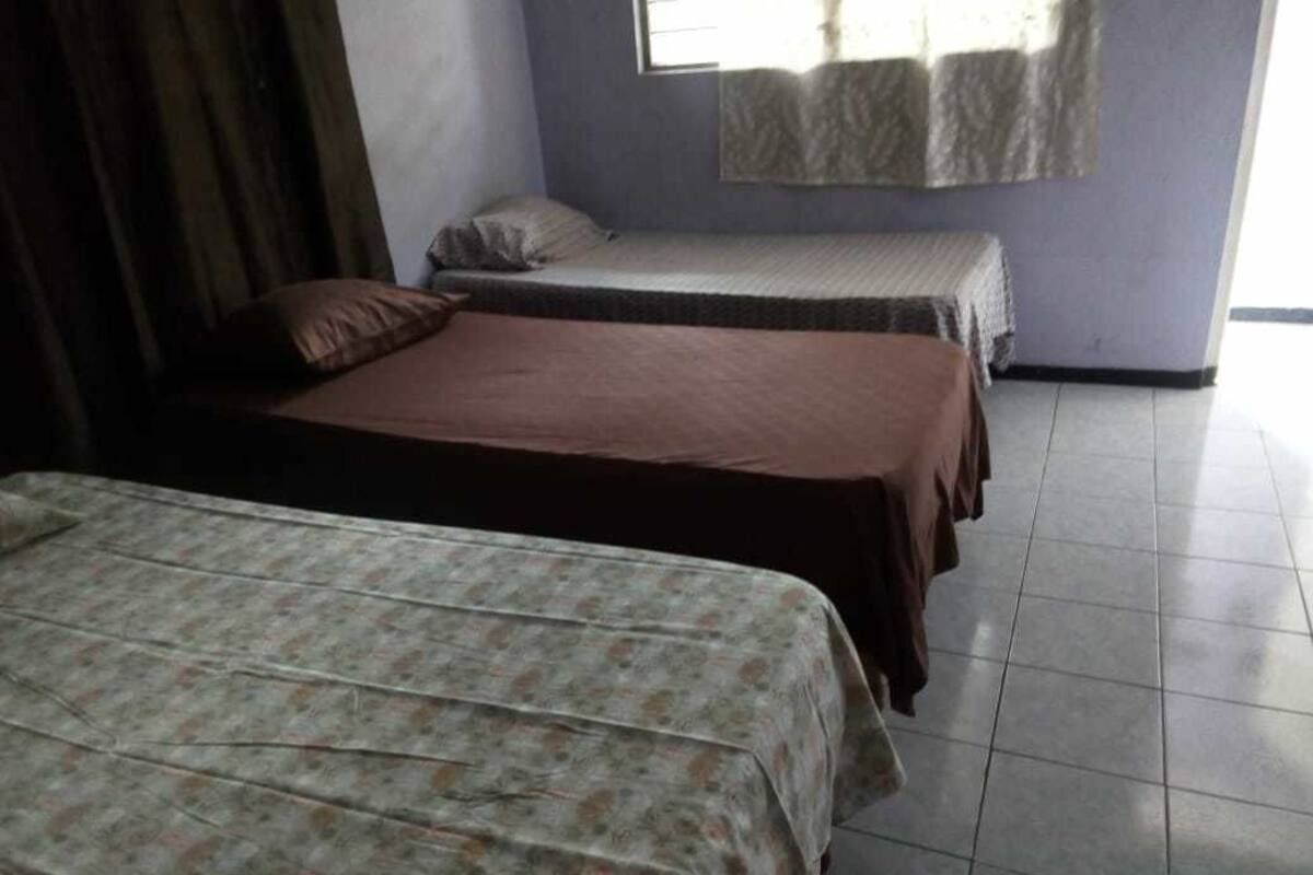 Phòng đôi hoặc 2 giường đơn cơ bản, 2 giường đơn | 1 phòng ngủ, trang bị nội thất với thiết kế riêng biệt