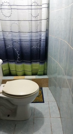 Buồng tắm vòi sen, vòi sen phun mưa, đồ dùng nhà tắm miễn phí