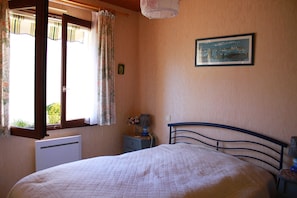 2 bedrooms