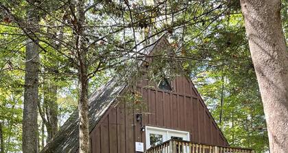 On The Rocks Cabin-Hot Tub & Pet Friendly