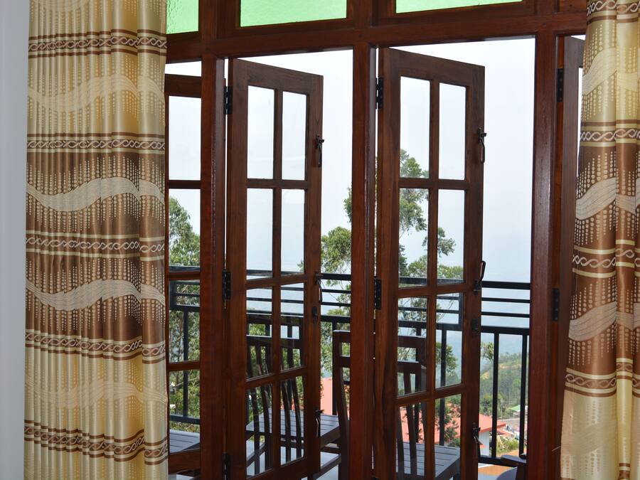 Deluxe Triple Room, Multiple Beds, Non Smoking