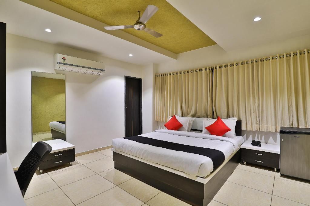 1 makuuhuone, ylelliset vuodevaatteet, työpöytä, pimennysverhot