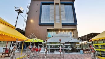 Deluxe Double Room, 1 King Bed, Non Smoking | Garden view
