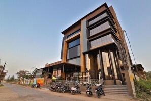 Fachada de la propiedad