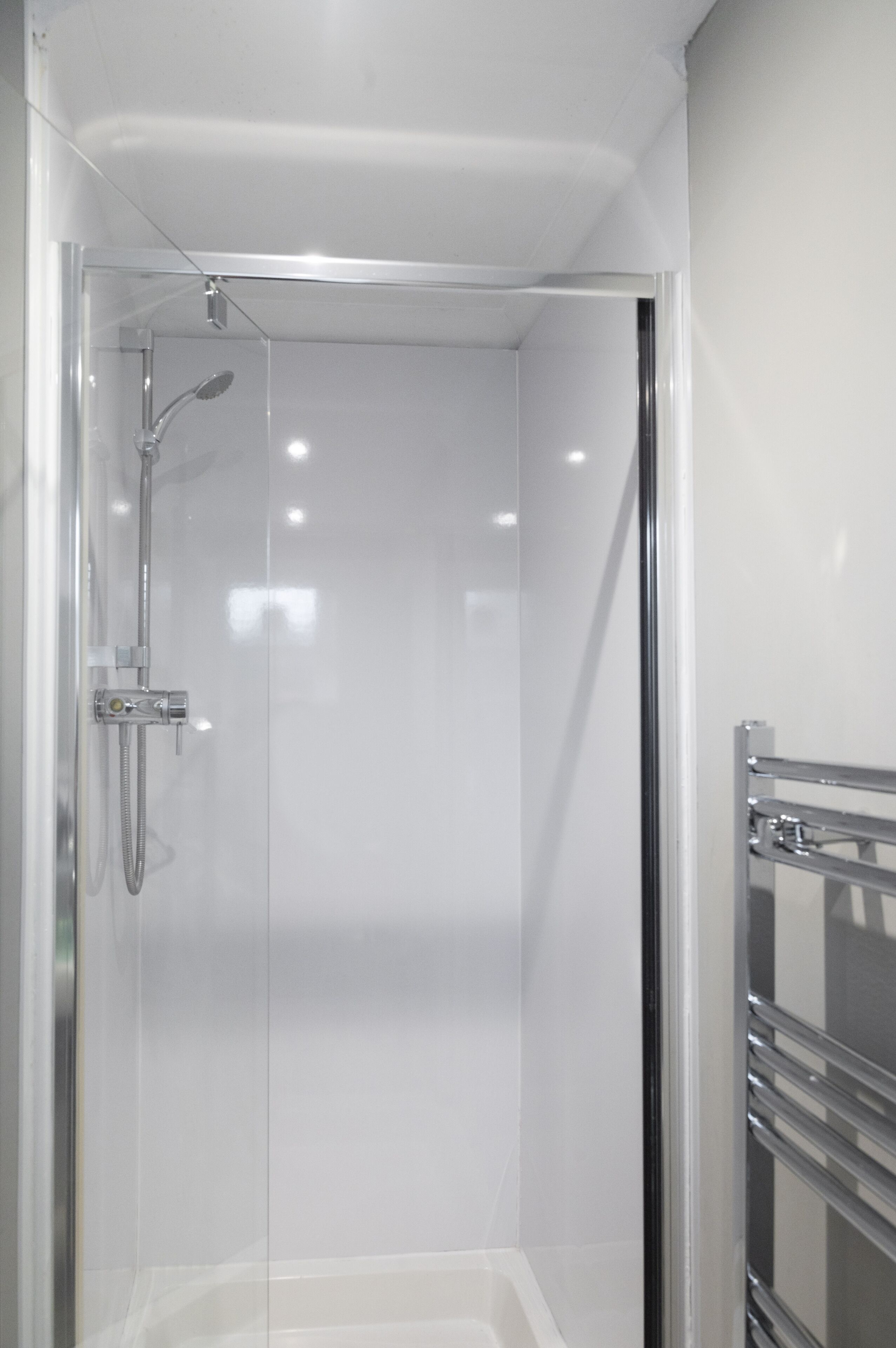 standard double room, 1 double bed, non smoking | bathroom | shower, free toiletries, hair dryer, towels