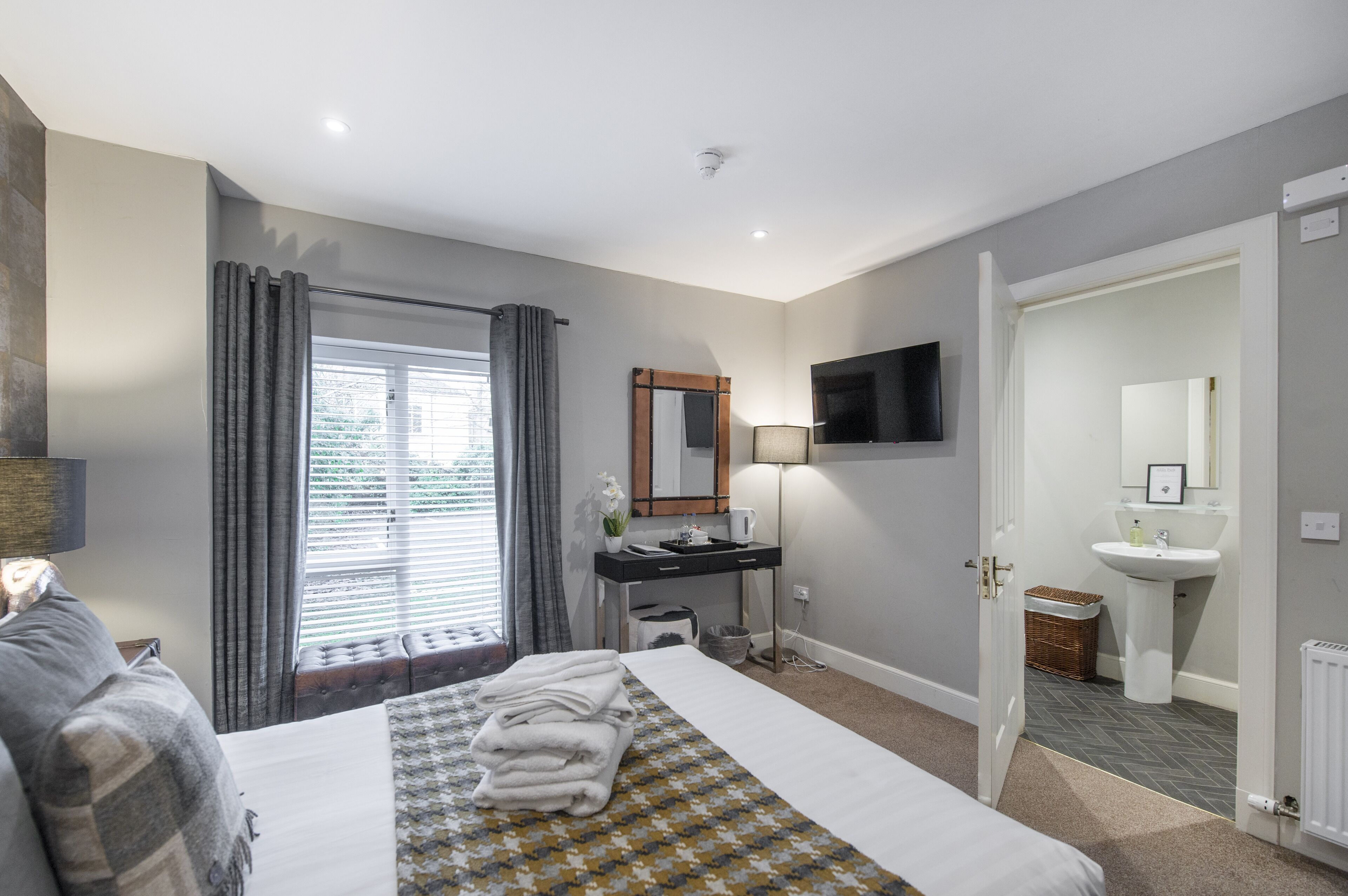 standard double room, 1 double bed, non smoking | egyptian cotton sheets, premium bedding, memory-foam beds
