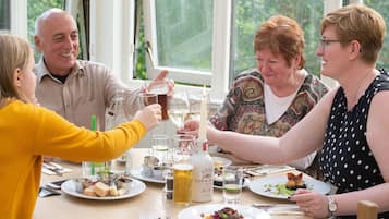 Desayuno continental gratuito y diario