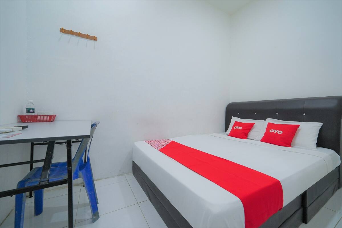 Standard Double Room, 1 Queen Bed | 1 bedroom, desk, free WiFi, bed sheets