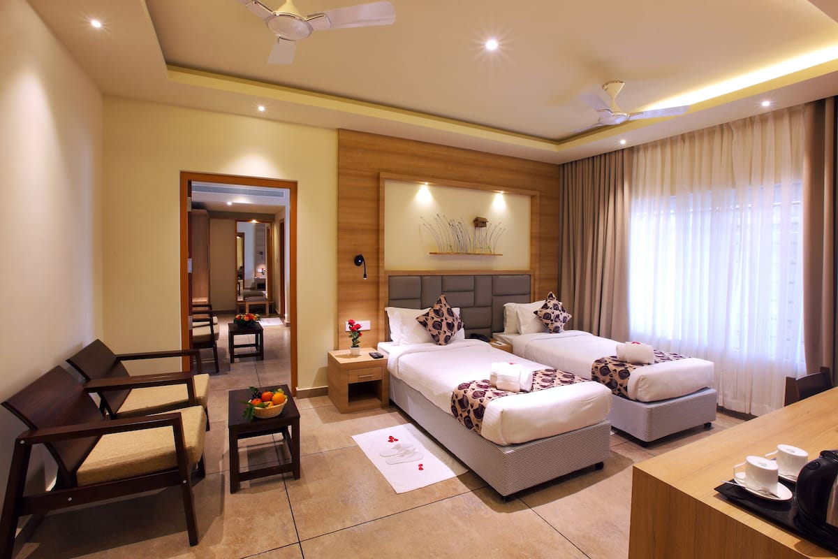 Egyptian cotton sheets, premium bedding, minibar, in-room safe