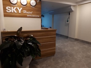 Reception - Sky Hotel (Ha Long)