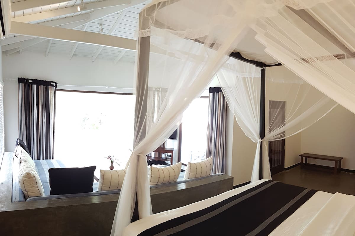 Premier Double Room, 1 King Bed, Non Smoking | Premium bedding, minibar, in-room safe, individually decorated