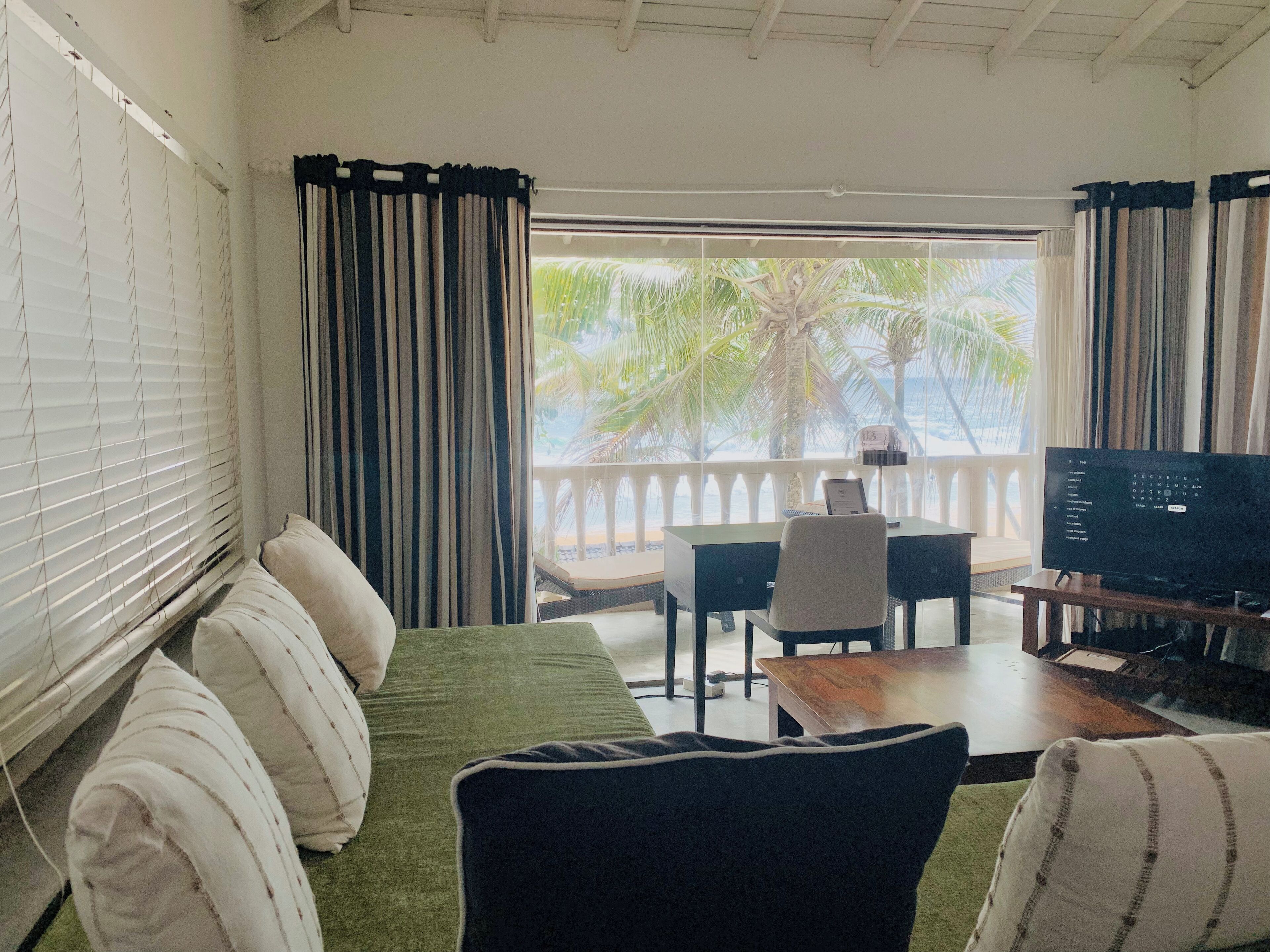 Luxe beddengoed, een minibar, een kluis op de kamer