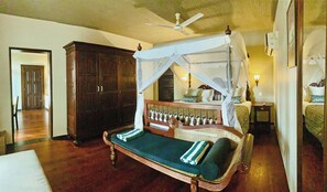 Suite Keluarga, Beberapa Tempat Tidur, Bebas Asap Rokok | Seprai premium, minibar, brankas, dan didekorasi berbeda-beda
