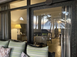 Deluxe tweepersoonskamer, 1 kingsize bed, niet-roken | Luxe beddengoed, een minibar, een kluis op de kamer