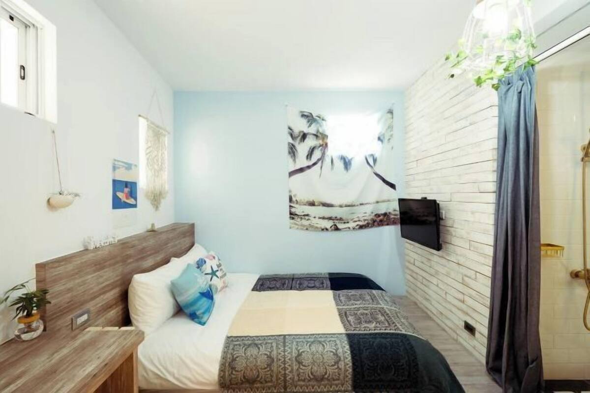 1 quarto, roupas de cama premium, edredons de pluma, escrivaninha