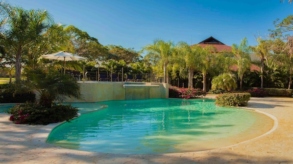 3 outdoor pools