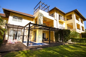 Sundeck