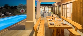 Villa 5 étoiles, vue imprenable, piscine de 50m2, terrain de 1000 m2