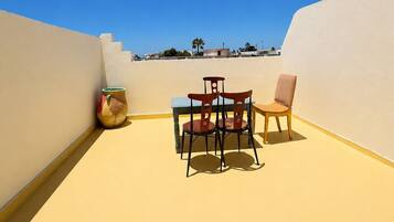 Design-yhteismajoitus, vain miehille | Terassi/patio