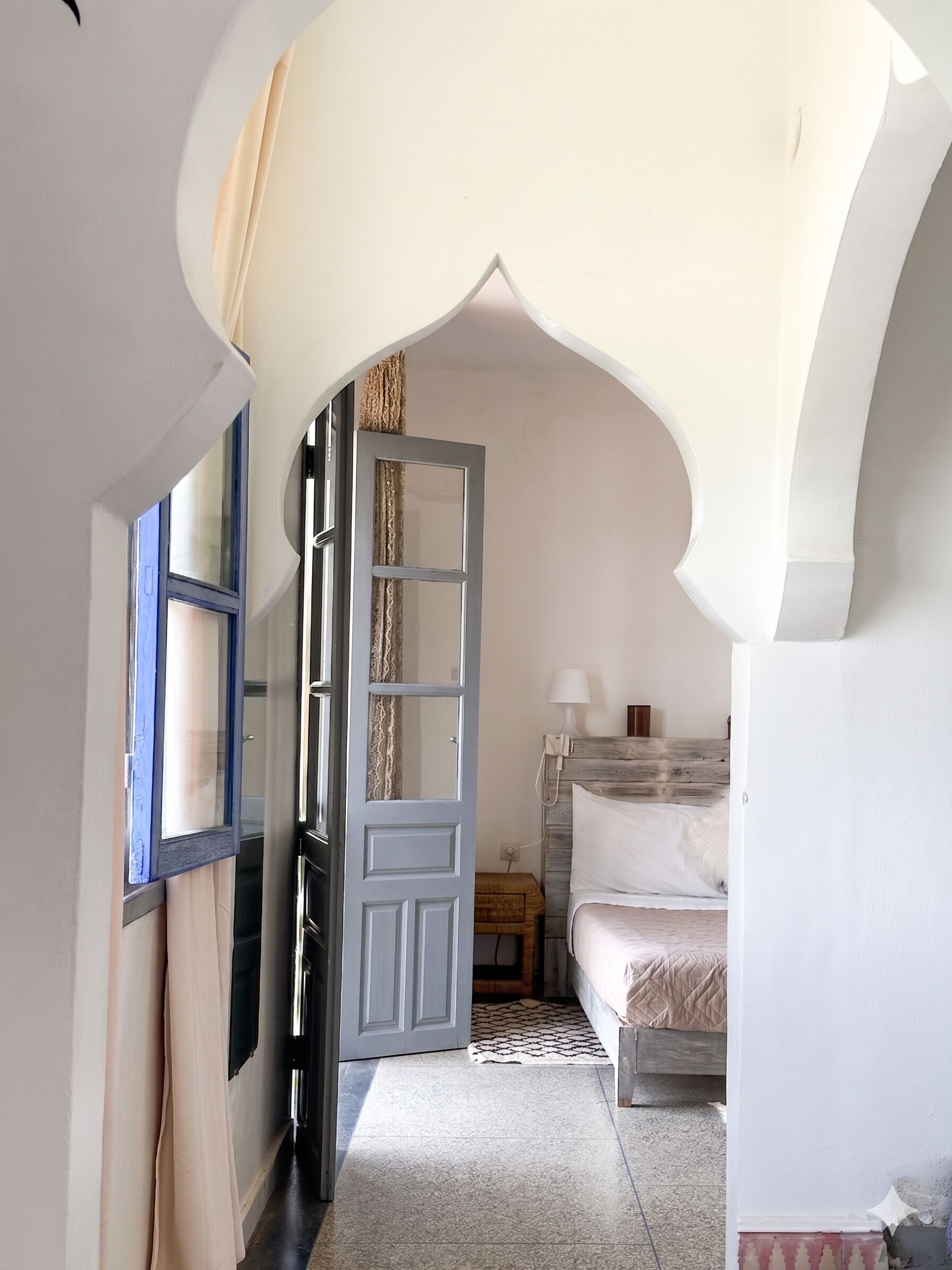 Comfort Room, 1 Bedroom, Non Smoking | Premium bedding, in-room safe, individually decorated, blackout drapes