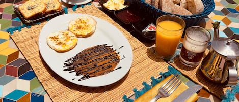 包每日當地菜式早餐