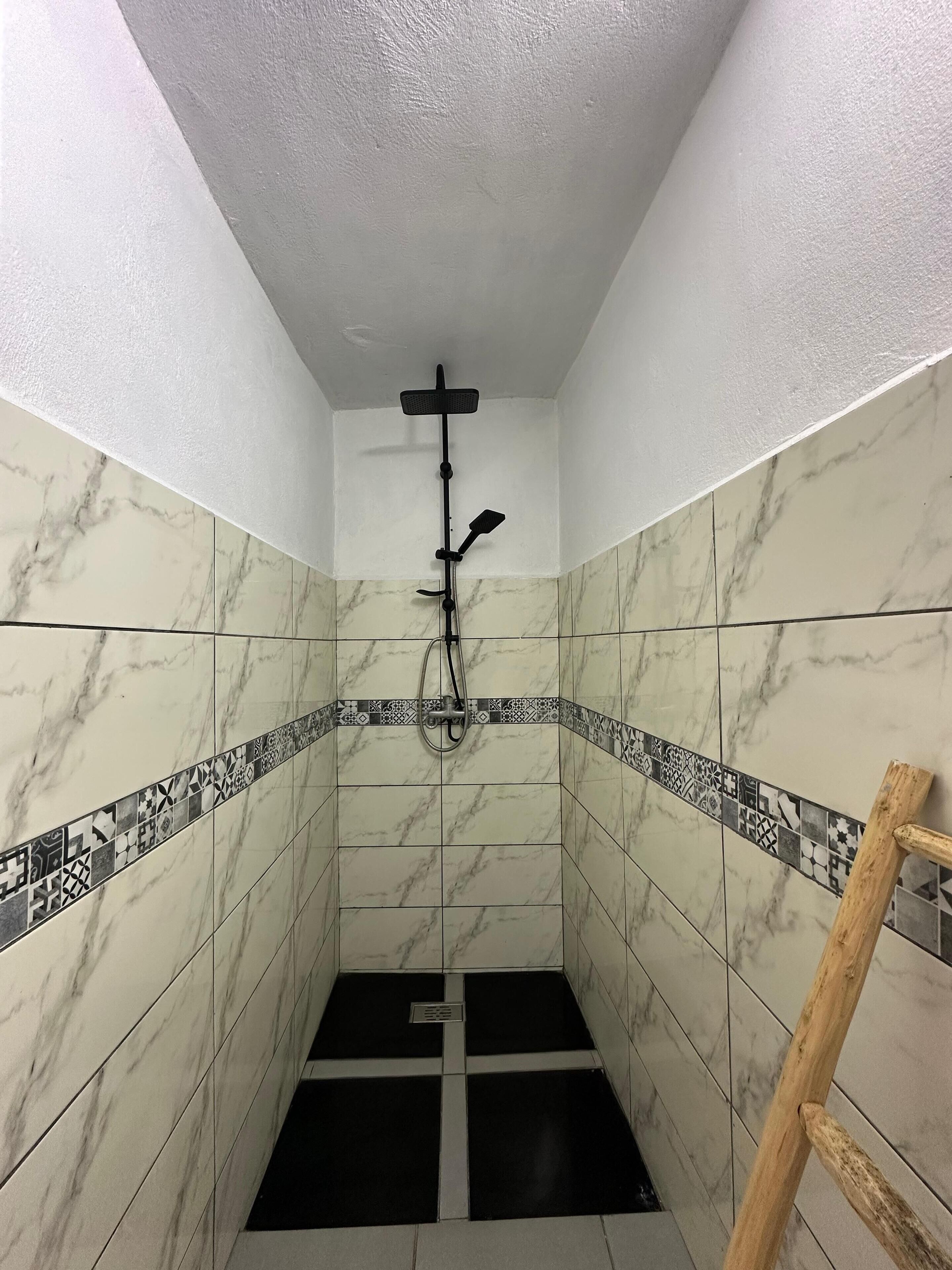 Shower kamar mandi