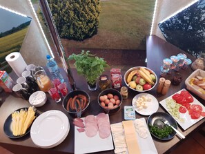 Café da manhã continental todos os dias (PLN 20 por pessoa)