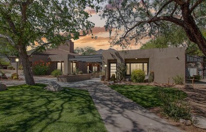 Amazing Mountain and Canyon Views!   3 Beds / 2 Baths Condo.  